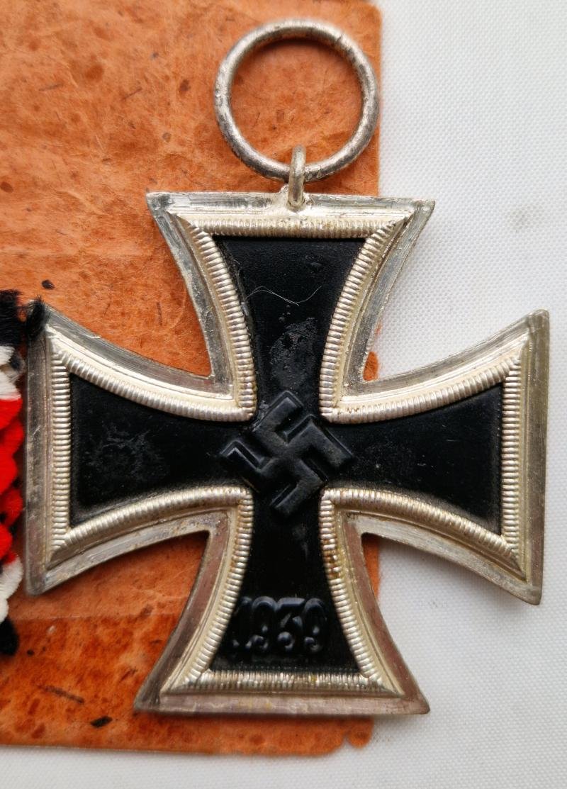 1939 Iron Cross Second Class in matching packet of issue by Berg & Nölte mm40 — image 2