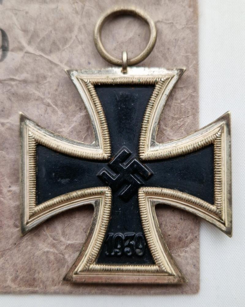 1939 Iron Cross Second Class in matching packet of issue by Hermann Aurich mm113 — image 2
