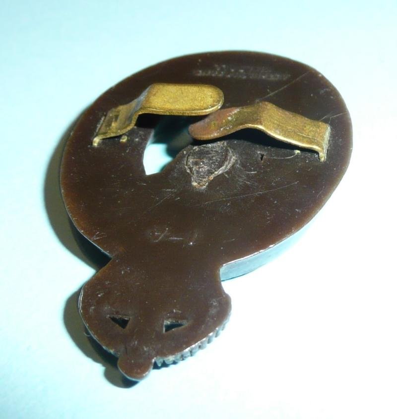 WW2 Royal Corps of Signals Brown Plastic Economy Bakelite Cap Badge - blades — image 3