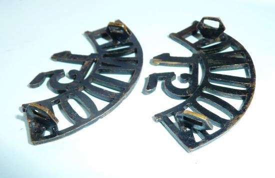 15 / London Regiment (Civil Service Rifles) Matched Pair of One Piece Blackened Brass Shoulder Titles — image 4