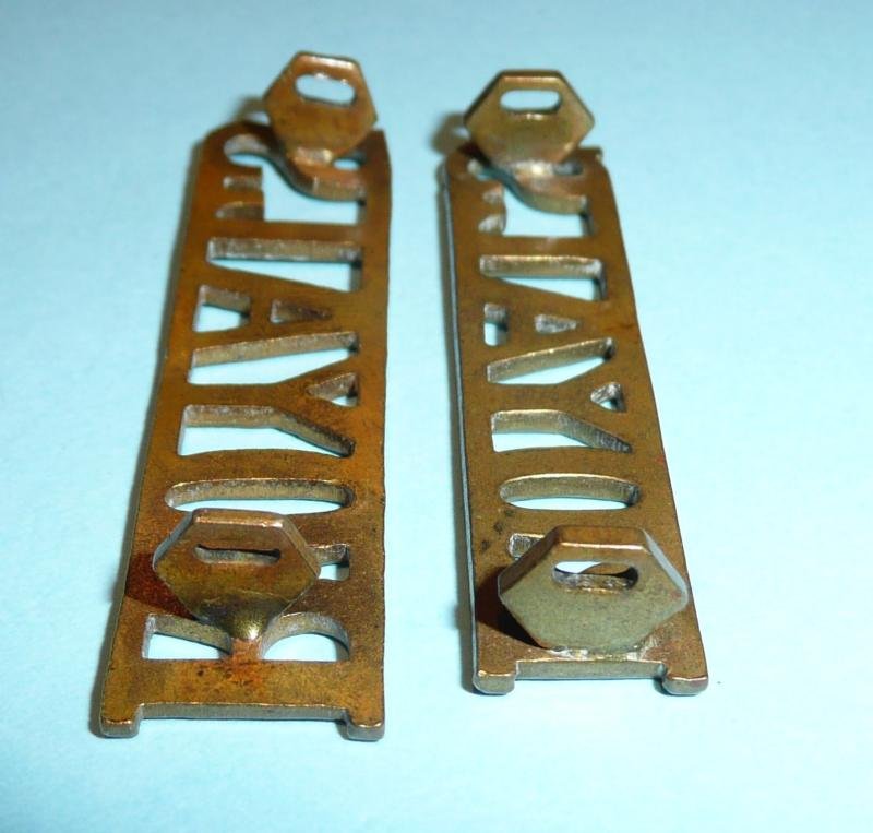 Royals (1st Royal Dragoons) Pair of Brass Shoulder Titles - Different Patterns — image 4