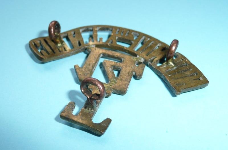 T / 14 / County of London (London Scottish) Regiment One Piece Brass Shoulder Title — image 4