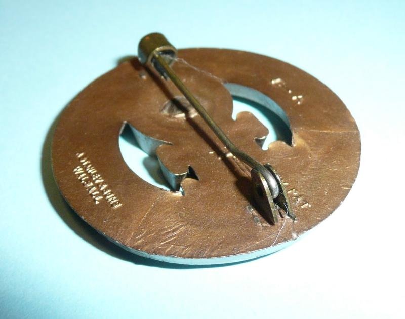 WW2 Home Front - Women's Plastic Economy Home Guard Badge — image 4