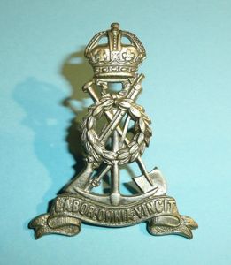 Colonial (?) Royal Pioneer Corps (RPC) Officer's White Metal Cap …