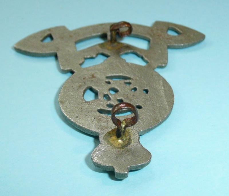 Indian Army - Queen Victoria's 2nd Own Rajput Light Infantry White Metal Cap Badge — image 4