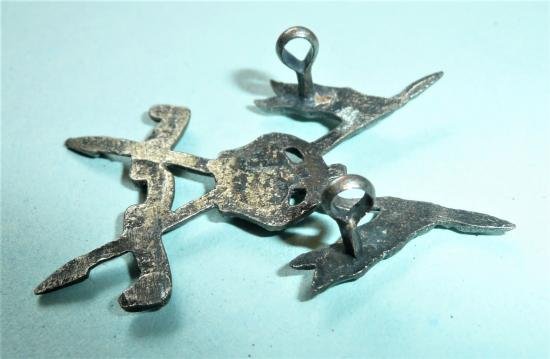 Indian Army - 7th Light Cavalry White Metal Cap Badge — image 3