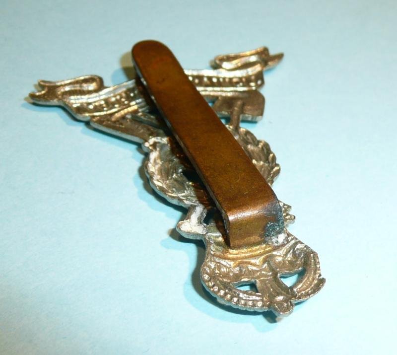 Pioneer Corps Large Pattern Brass White Metal Cap Badge — image 3