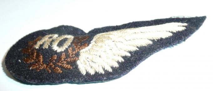 Scarce WW2 Royal Air Force ( RAF ) Radio Operator's Aircrew Half Brevet, RO Wing — image 2