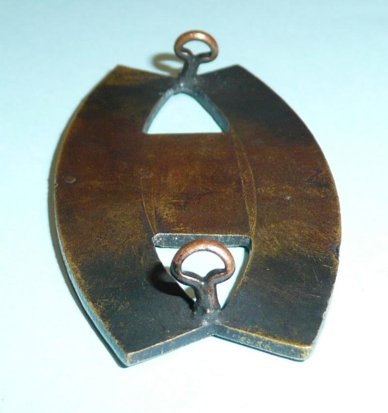 Liecestershire / PAO /Yeomanry (RAC) - One piece Brass Shoulder Title — image 3