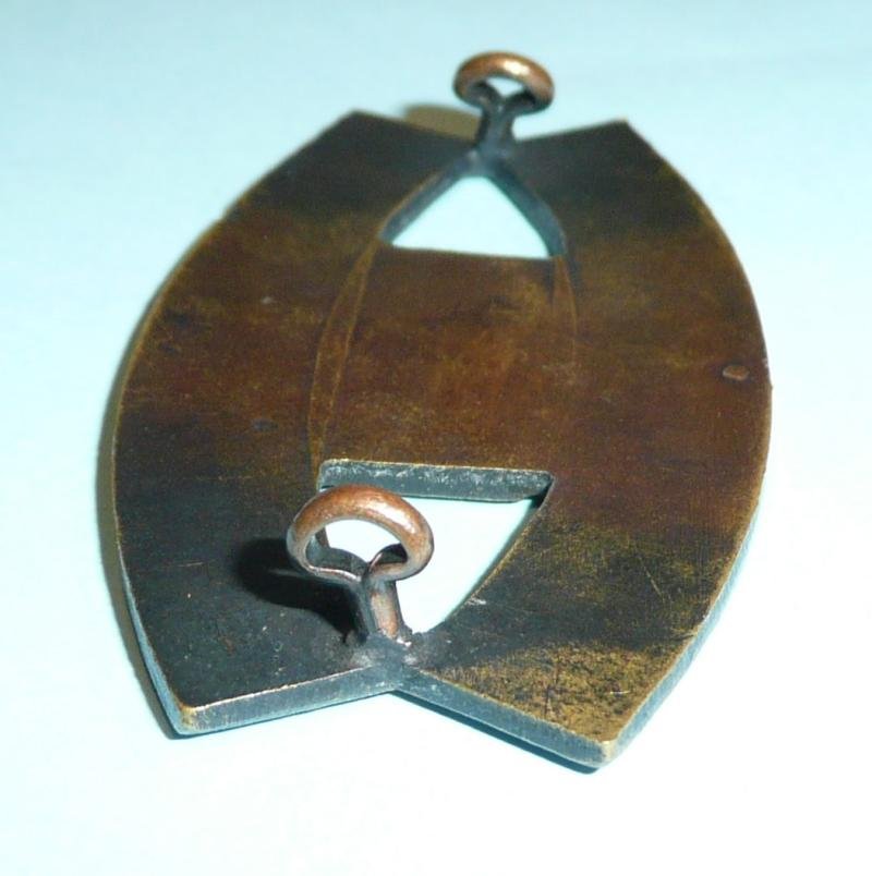 Liecestershire / PAO /Yeomanry (RAC) - One piece Brass Shoulder Title — image 4