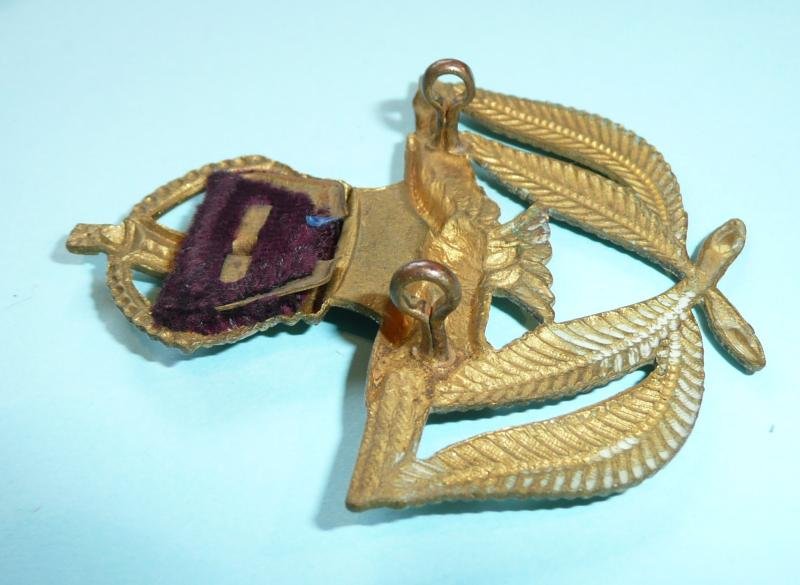 WW2 Royal Air Force RAF Warrant Officer's / Officer Cadet's  Gilt Metal Cap Badge - King's Crown — image 3