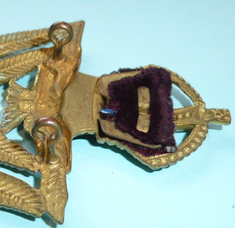 WW2 Royal Air Force RAF Warrant Officer's / Officer Cadet's  Gilt Metal Cap Badge - King's Crown — image 4