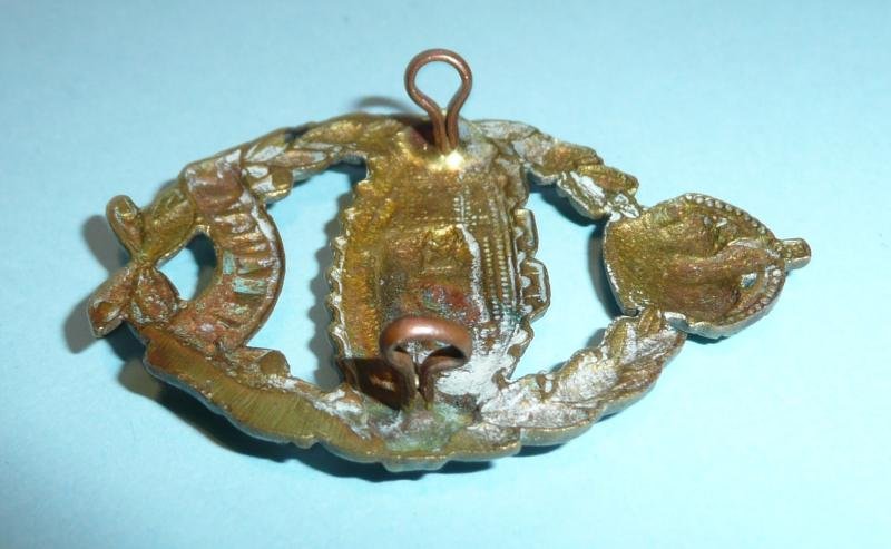 RTR Royal Tank Regiment Cast Brass Collar Badge as worn by Band — image 4