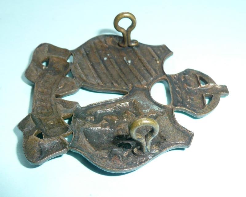 Canada COTC Loyola College (Montreal) Cap Badge — image 3