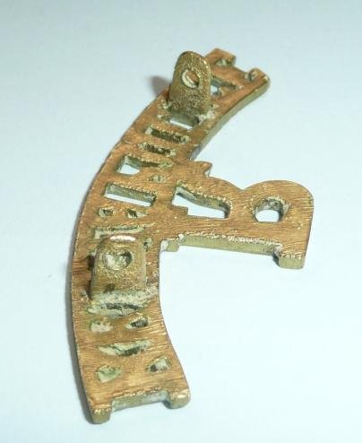 R / KENYA POLICE - (Reserve) Cast Brass Shoulder Title — image 3