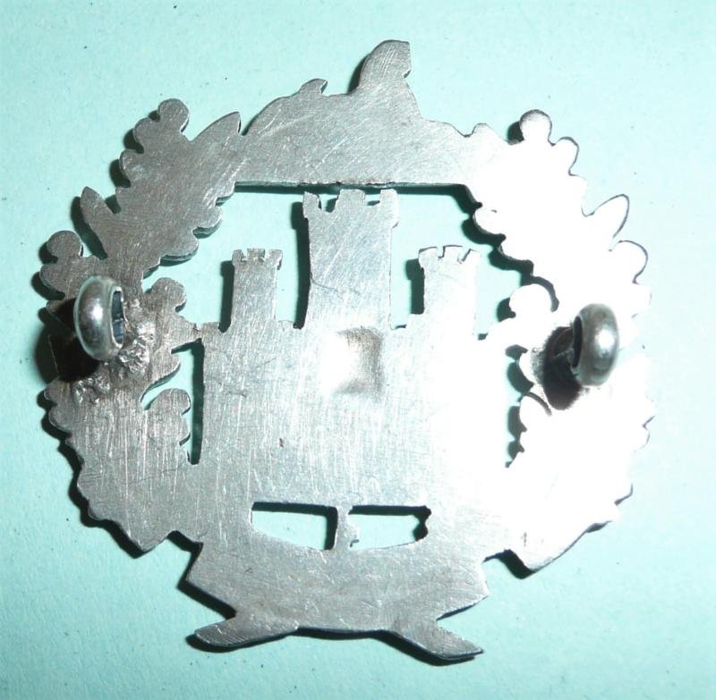 The Essex Regiment Officer's Silver Cap Badge — image 2