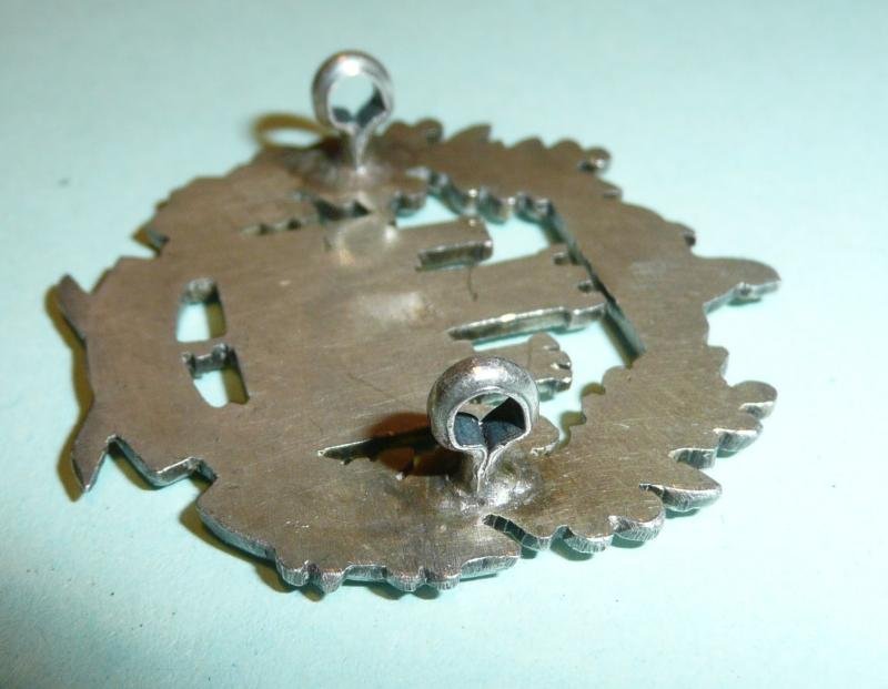 The Essex Regiment Officer's Silver Cap Badge — image 3