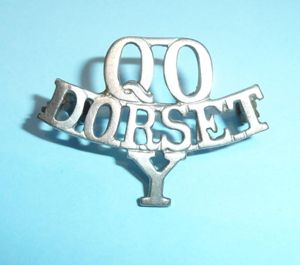 Queen's Own Dorset Yeomanry white metal shoulder title