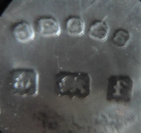 Indian Army - 104th Wellesley Rifles Officers Hallmarked Silver Pouch Belt Badge, 1903 - 1922 — image 4