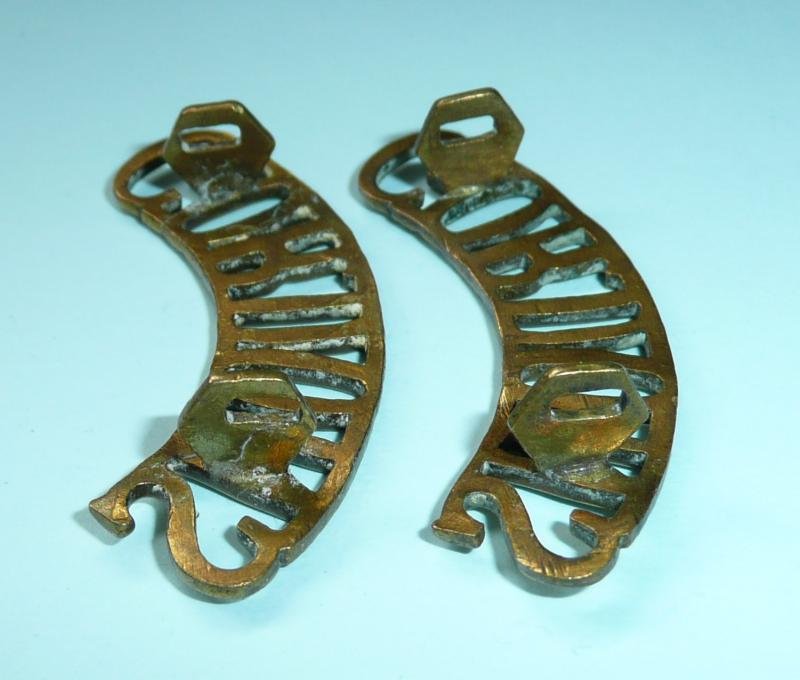The Gordon Highlanders Matched Pair of Brass Shoulder Titles — image 4