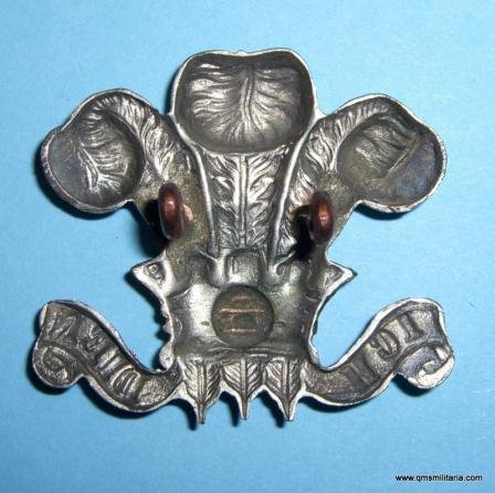 The Royal Wiltshire Yeomanry Hussars ( Prince of Wales 's Own ) Bi-Metal Cap Badge — image 2