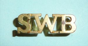 South Wales Borderers (SWB) small gilt brass officers pattern shoulder …