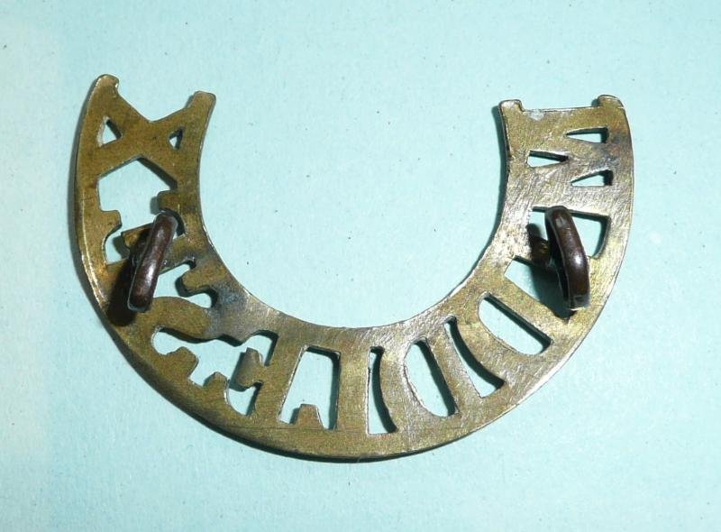 Boer War The Middlesex Regiment Brass Shoulder Title — image 2