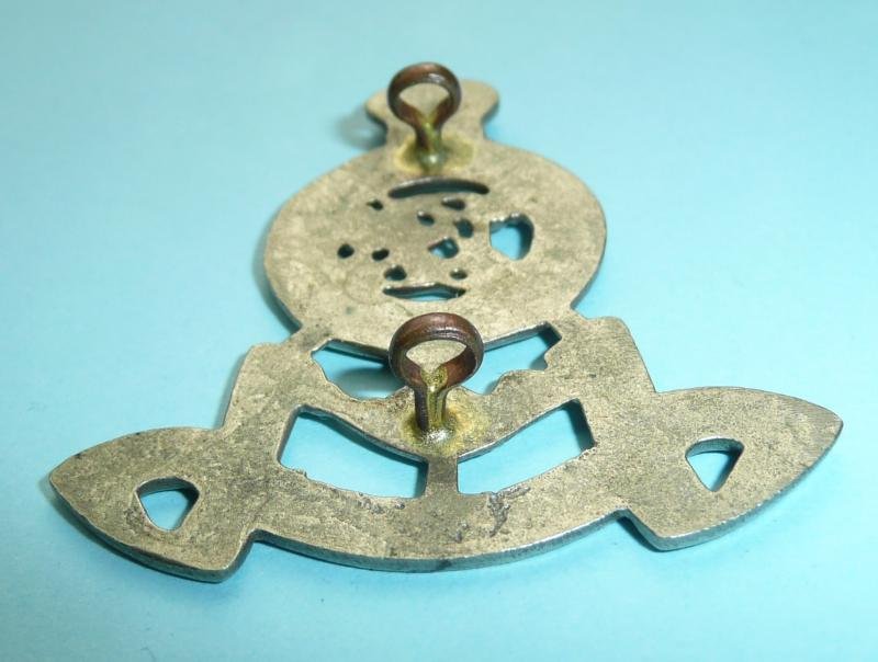 WW1 Indian Army - 2nd Queen Victoria's Own Rajput Light Infantry White Metal cap badge — image 4