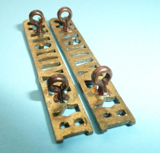 Berkshire & Westminster Dragoons (B&WDGNS) Yeomanry Small Matching Pair of Brass Shoulder Titles — image 3