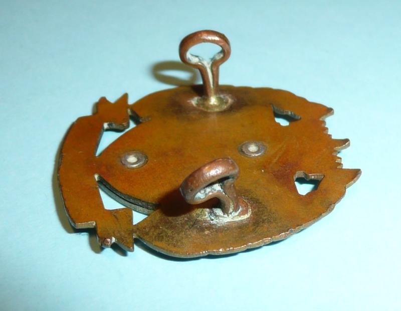 Middle East - Bahrain / Bahrein Army Bi Metal Cap Badge - UK Made — image 3