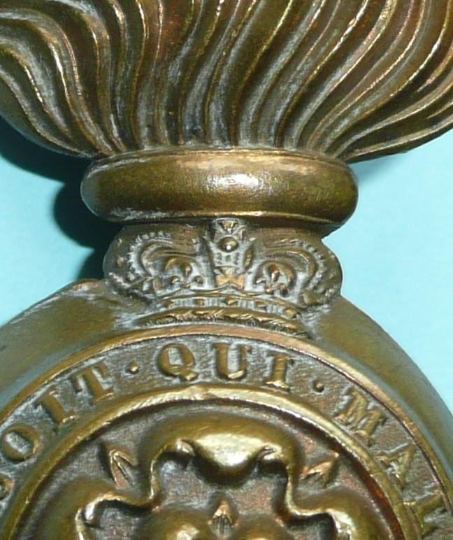 Royal Fusiliers Other Ranks' Racoon Skin Cap Busby Grenade Badge — image 2