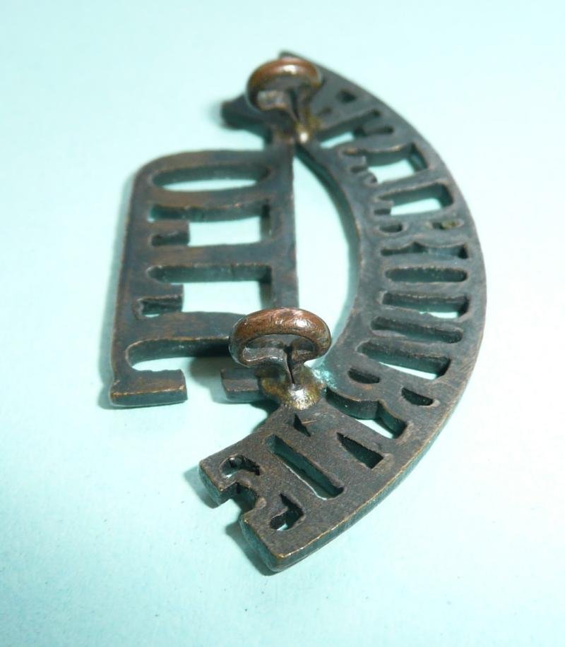 Eastbourne College (Sussex) OTC One Piece Bronze Metal Shoulder Title — image 4