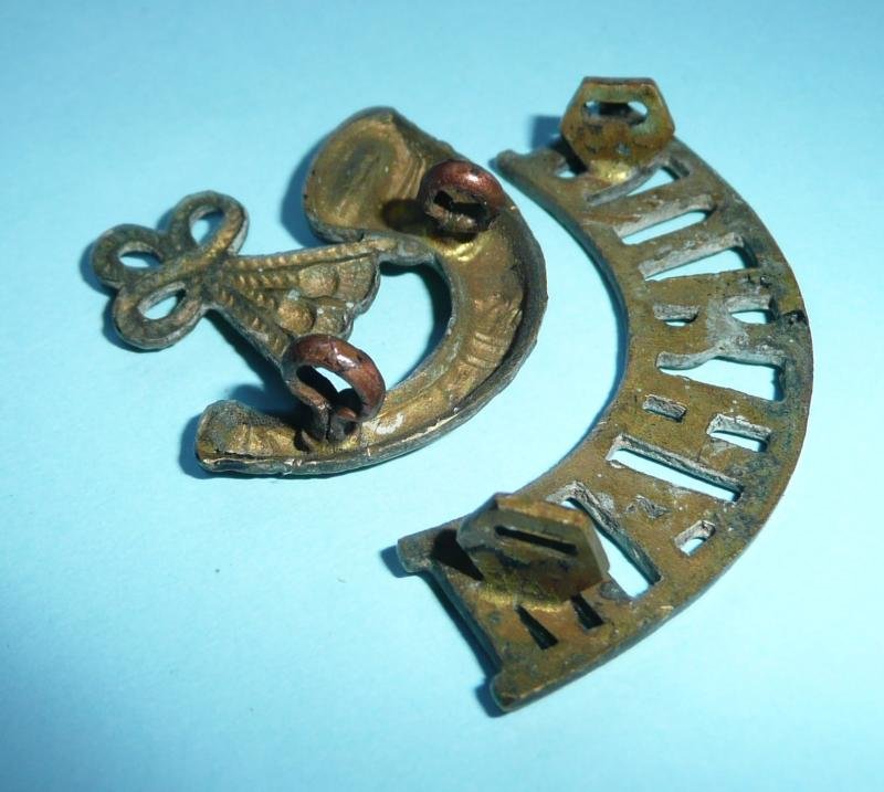 WW1 Durham Light Infantry (DLI) Two Part Brass Shoulder Title — image 3