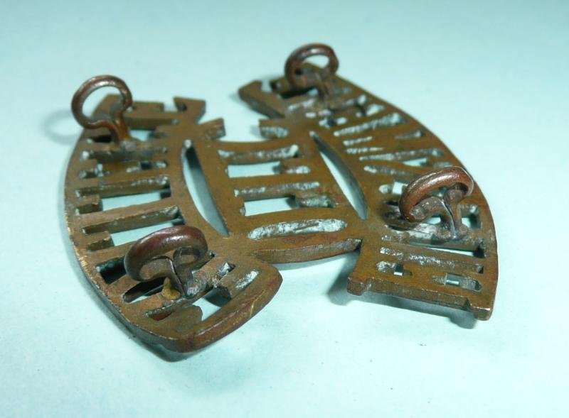 Ellesmere OTC College One Piece Bronze Shoulder Title — image 3