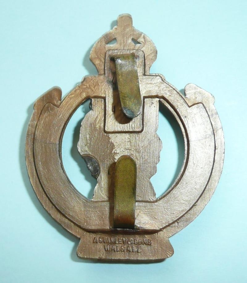 WW2 Royal Armoured Corps (RAC) Plastic Economy Cap Badge — image 2