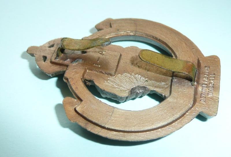 WW2 Royal Armoured Corps (RAC) Plastic Economy Cap Badge — image 4