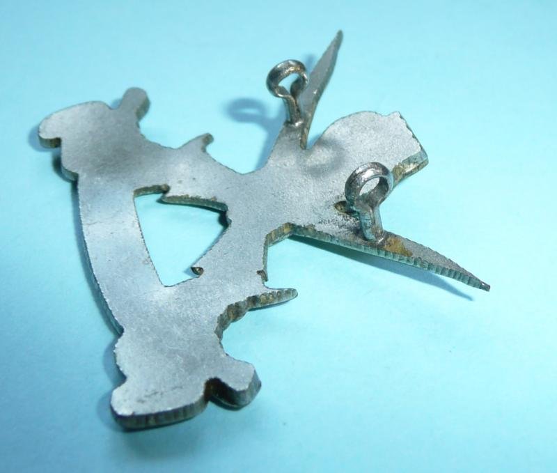 Malaysian Post Federation Reconnaissance Regiment Officer's Cap Badge — image 4