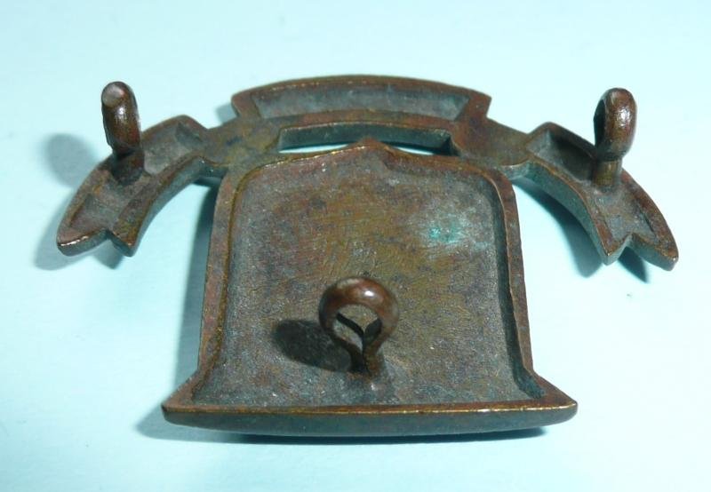 The Essex Regiment Officer's OSD Bronze Collar Badge — image 4