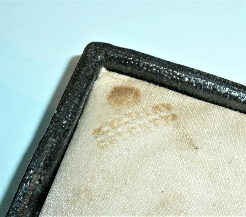 WW1 For Voluntary War Work In India tribute medal by H.M.Mint Calcutta - original box — image 3