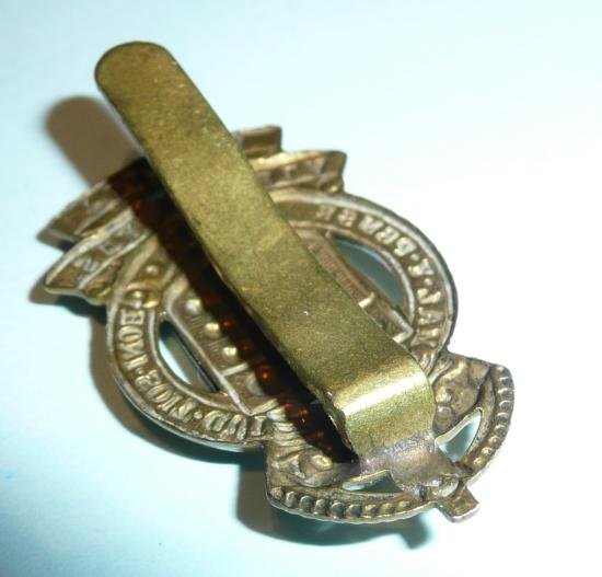 Royal Army Ordnance Corps ( RAOC ) Other Ranks Bi-Metal Cap Badge, 1949 - 1953 — image 3