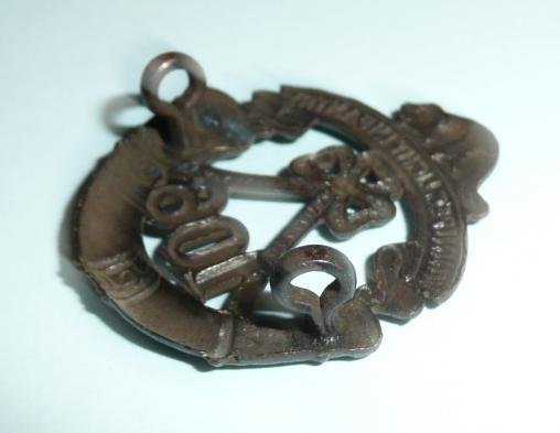 Canadian 106th Winnipeg Light Infantry Bronze Collar Badge — image 3