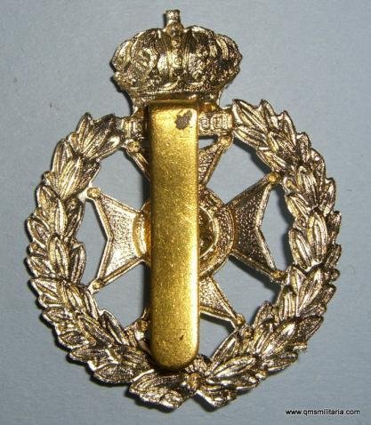 West Indies - The Bermuda Rifles White Metal Cap Badge (2nd Pattern) — image 2