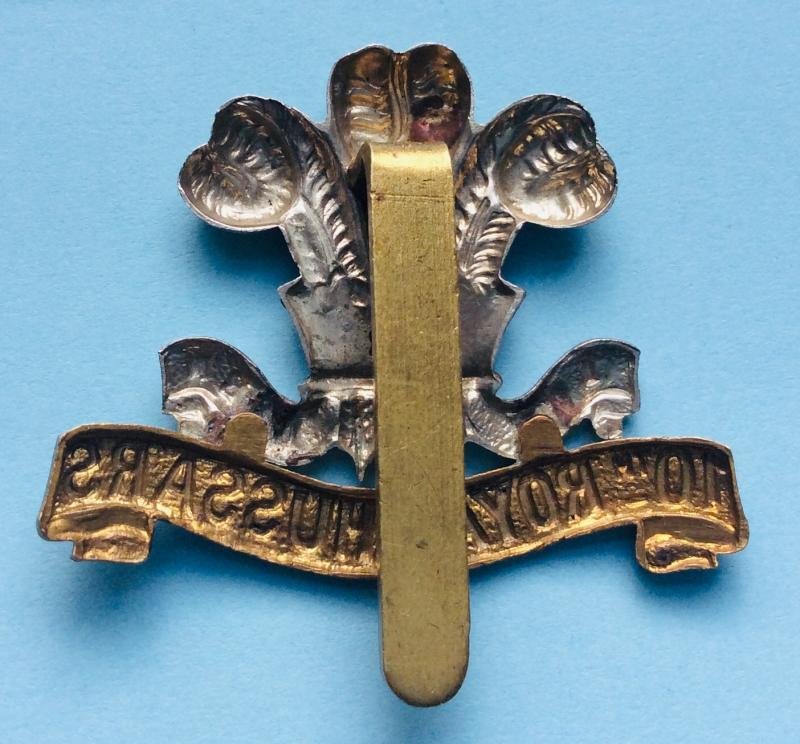 WW1 10th Royal Hussars Bi-Metal Cap Badge — image 2