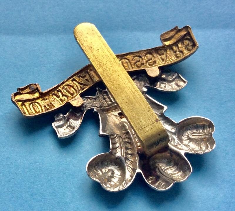 WW1 10th Royal Hussars Bi-Metal Cap Badge — image 4