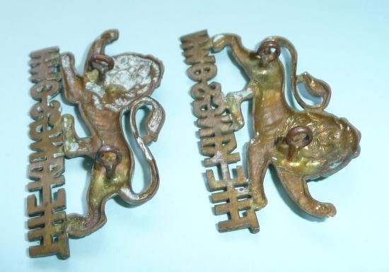 The Kings Own Loyal Regiment (Lancaster) Warrant Officers Matching Pair of Gilt Brass Collar Badges — image 3