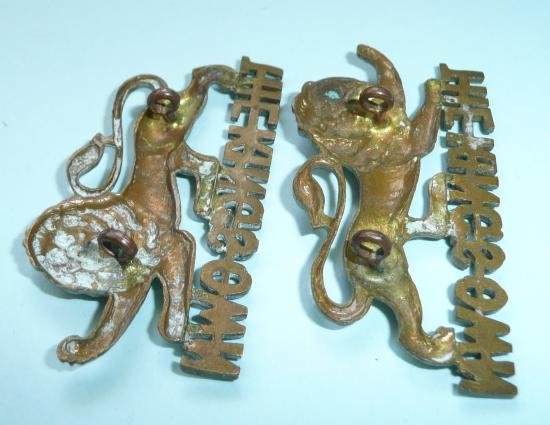 The Kings Own Loyal Regiment (Lancaster) Warrant Officers Matching Pair of Gilt Brass Collar Badges — image 4