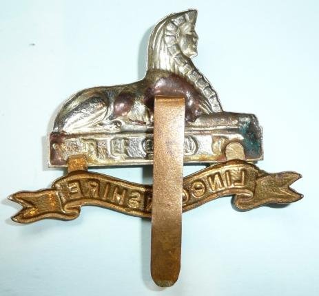 The Lincolnshire Regiment Other Ranks Bi-metal Cap Badge — image 2