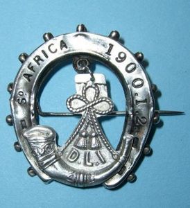 Edwardian Durham Light Infantry (DLI) Horseshoe Sweetheart Brooch Pin Badge