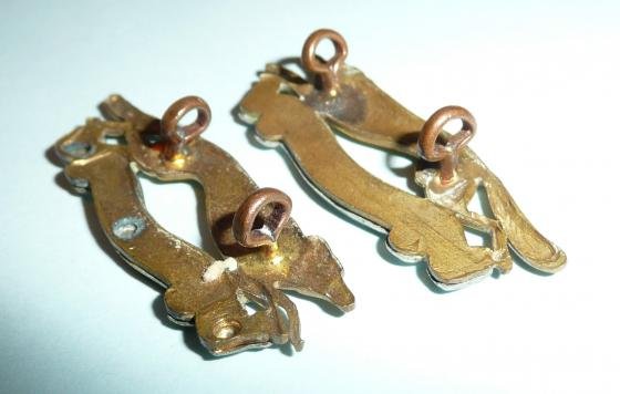 East Riding of Yorkshire Yeomanry Pair of Facing Bi-metal Collar Badges — image 3