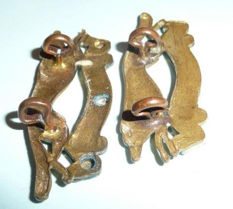 East Riding of Yorkshire Yeomanry Pair of Facing Bi-metal Collar Badges — image 4